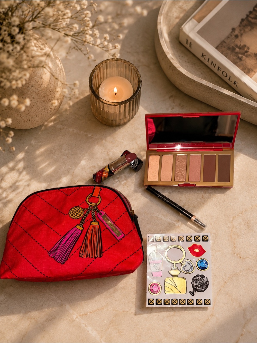 Estée Lauder makeup and cosmetic bag